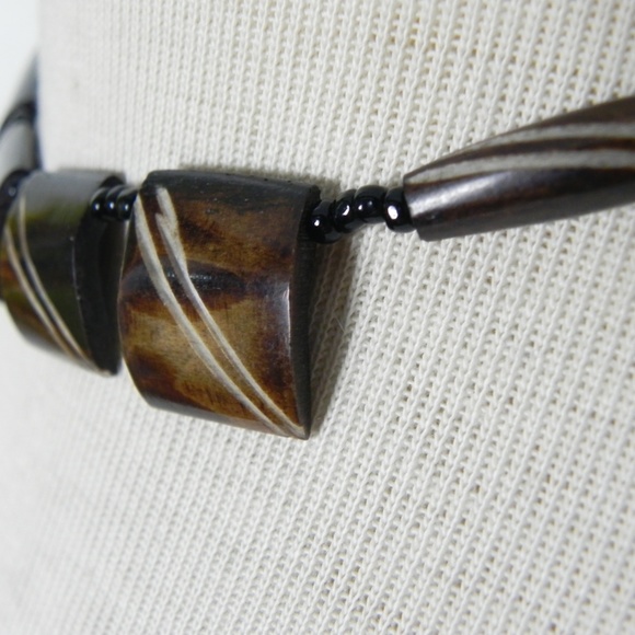 Vintage | Carved Necklace Brown Natural Look - Picture 6 of 7